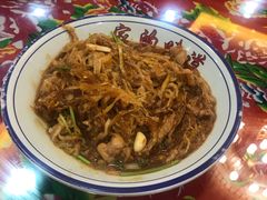 酸萝卜炒粉-闯关东东北农家菜(崂山石老人店)