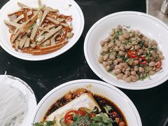 -鱼窝棚柴火铁锅炖(富山屯店)