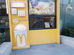 -麦当劳(展览路店)