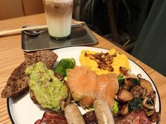 -Common Table · Brunch & Coffee