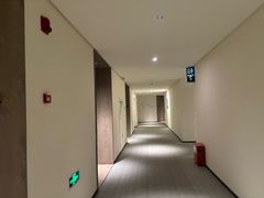 -上海虹桥中心爱琴海亚朵S酒店