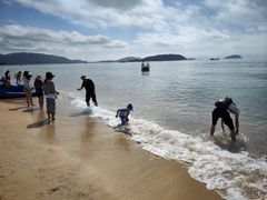 -亚龙湾中心广场