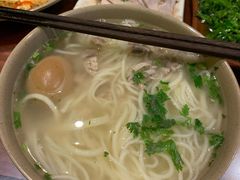 -亮亮面馆(经六路店)