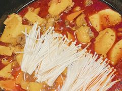 -山河屯铁锅炖·非遗东北菜(南山店)