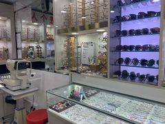 -朱师傅眼镜·蔡司·依视路·尼康(市先进店)