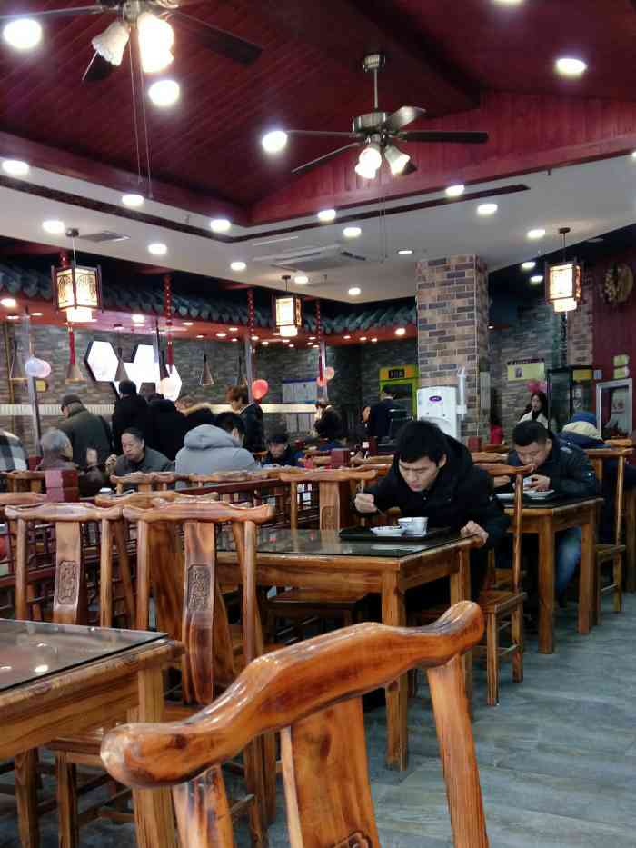 福满佳大食堂(西渡店)-"平民化的自选快餐餐厅,就在地铁5号线2号.