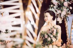 点击看大图 -GRACE KELLY婚纱与礼服(北京店)