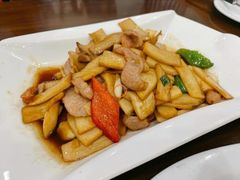 杏鲍鱼菇炒肉片-陶家堡·多意食餐饮(益健路店)