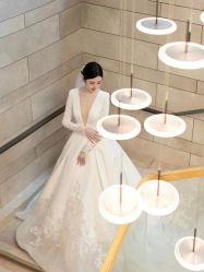 点击看大图 -Renee芮亦婚纱