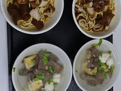 -松树干拌面店