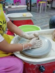 -泥娃娃DIY陶吧(易生活购物公园店)