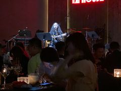 -TZ House音乐现场(来福士中心店)