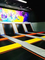 -蹦贝运动中心·蹦床·攀岩·闯关(龙岗店)