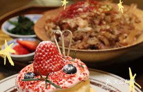 Christmas Strawberry Pancake