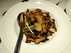 橄榄油炒野山菌-关东小磨东北菜(漕河泾印象城店)
