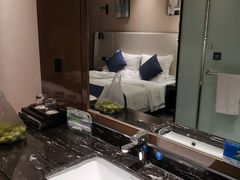-红方格精致酒店(泸州金融中心万象汇店)