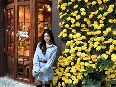 -月亮眼花园餐厅书吧酒吧