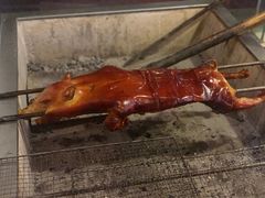 -东方之猪四更烤乳猪(金垦总店)
