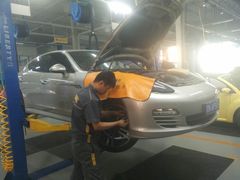 保时捷保养-博睿通达汽车修理站