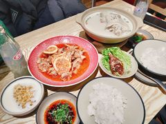 -叁煨蹄花·下饭盐帮菜(人民广场店)