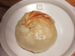 烤破酥包-云海肴·汽锅鸡·云南菜(广安门天虹店)