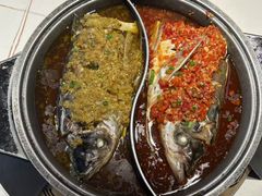 -阿瓦山寨·湘菜现炒·剁椒鱼头王(咸阳总店)