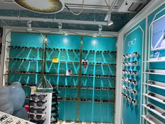 -英伦眼镜蔡司依视路折扣店(通州万达店)