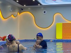 -嘻游纪儿童游泳课程中心(红博中央公园店)