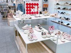 -hotwind热风(世纪东方广场店)