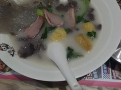 -大脸鸭记鸭血粉丝·小锅米线(水游城店)