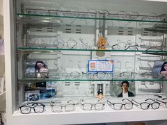 -诺柯视眼镜-蔡司依视路官方工厂店(淞南一店)
