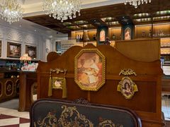 -秘密旅行Bonjour(黑金冠 江南西店)