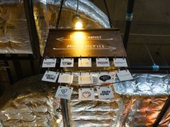 -ROAST coffee & eatery