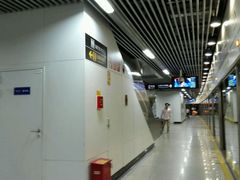 -龙溪路(地铁站)
