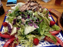 金枪鱼沙拉-老东镇啤酒屋海鲜加工·蒸汽海鲜·海鲜烧烤(台东店)