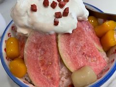 雪顶粉红芭乐冰-鲜芋仙(中华广场店)