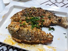 烤鲫鱼-庞家烧烤客栈(炮台山店)
