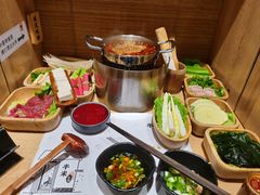-独食火锅·半米屋台(直营总店)