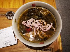 酸菜肉丝面-呼啦面馆·头牌豌杂面(爱琴海店)