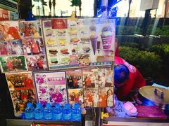 -詹爷爷乌节路街头冰淇淋