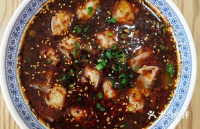 Sichuan-style Red Broth Fresh Pork Dumplings