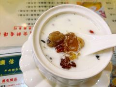 -广信牛奶甜品世家(台东店)
