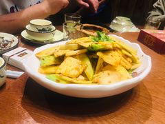 -老滇山寨•云南特色菜•地方菜•民族风情歌舞表演(金碧店)