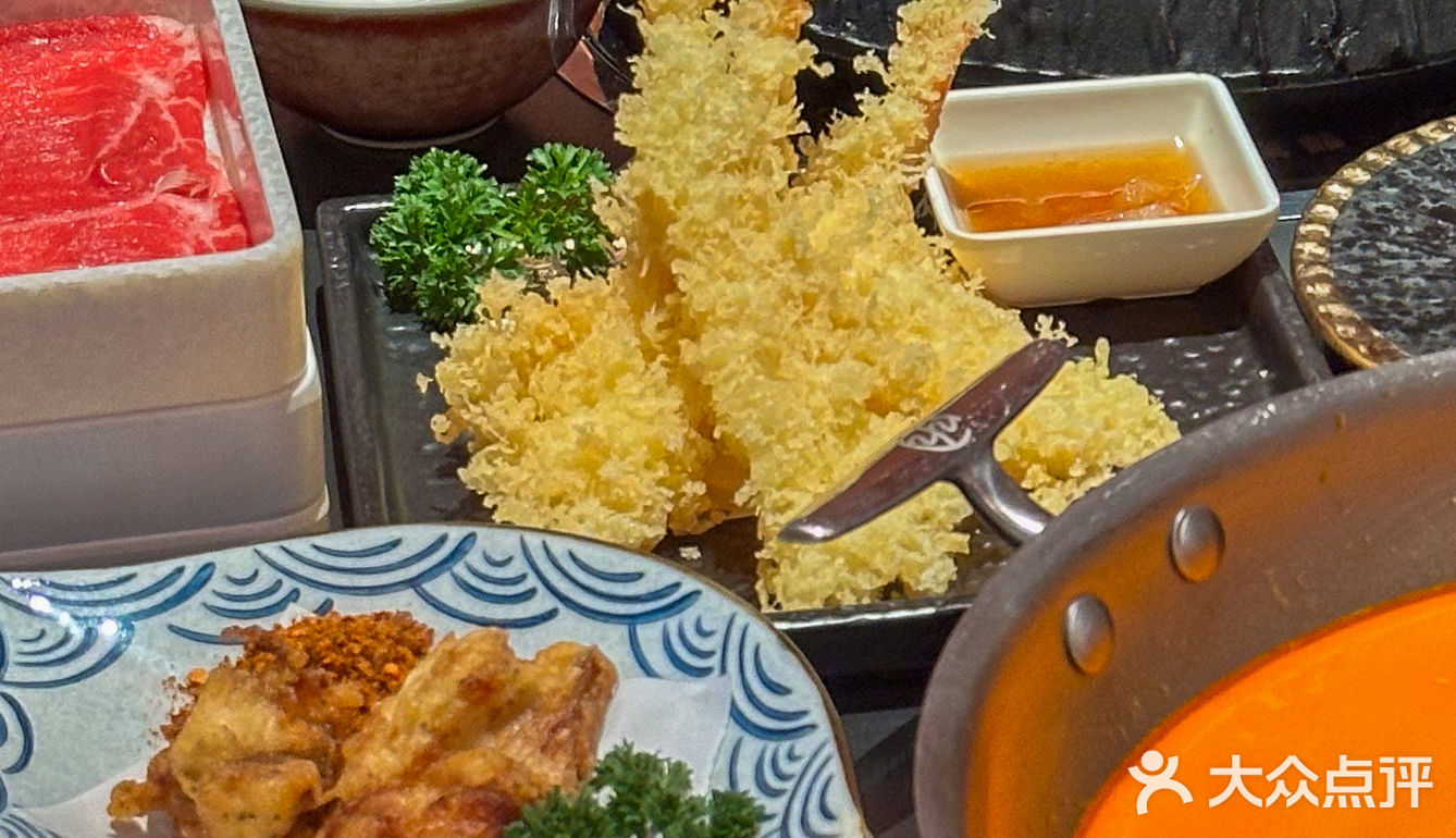 💞简约流行风装潢自助餐,和牛海鲜小食爱不释口🥩🍣🍗