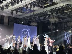 -贺加贝化妆美甲培训学校