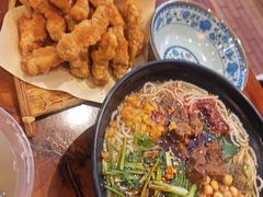 -爆炸头阿姨小四川正宗川味小吃(无任何分店)