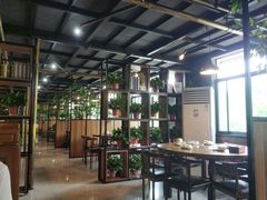 大堂-每食每刻·皖北新民地锅鸡