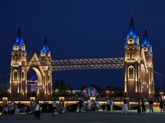 -布尔津河堤夜市