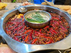 -渝嘴小老弟老火锅(华新村店)