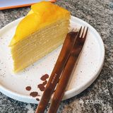 和小姐妹喝下午茶 芒果千层的夹层是芒果奶油
